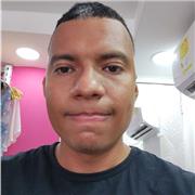 Soy dinámico, me gusta ilustrar cada enseñanza con el propósito de hacer cada clase lo más clara y sencilla posible, puedo dirigirme a chicos de colegio y estudiantes universitarios